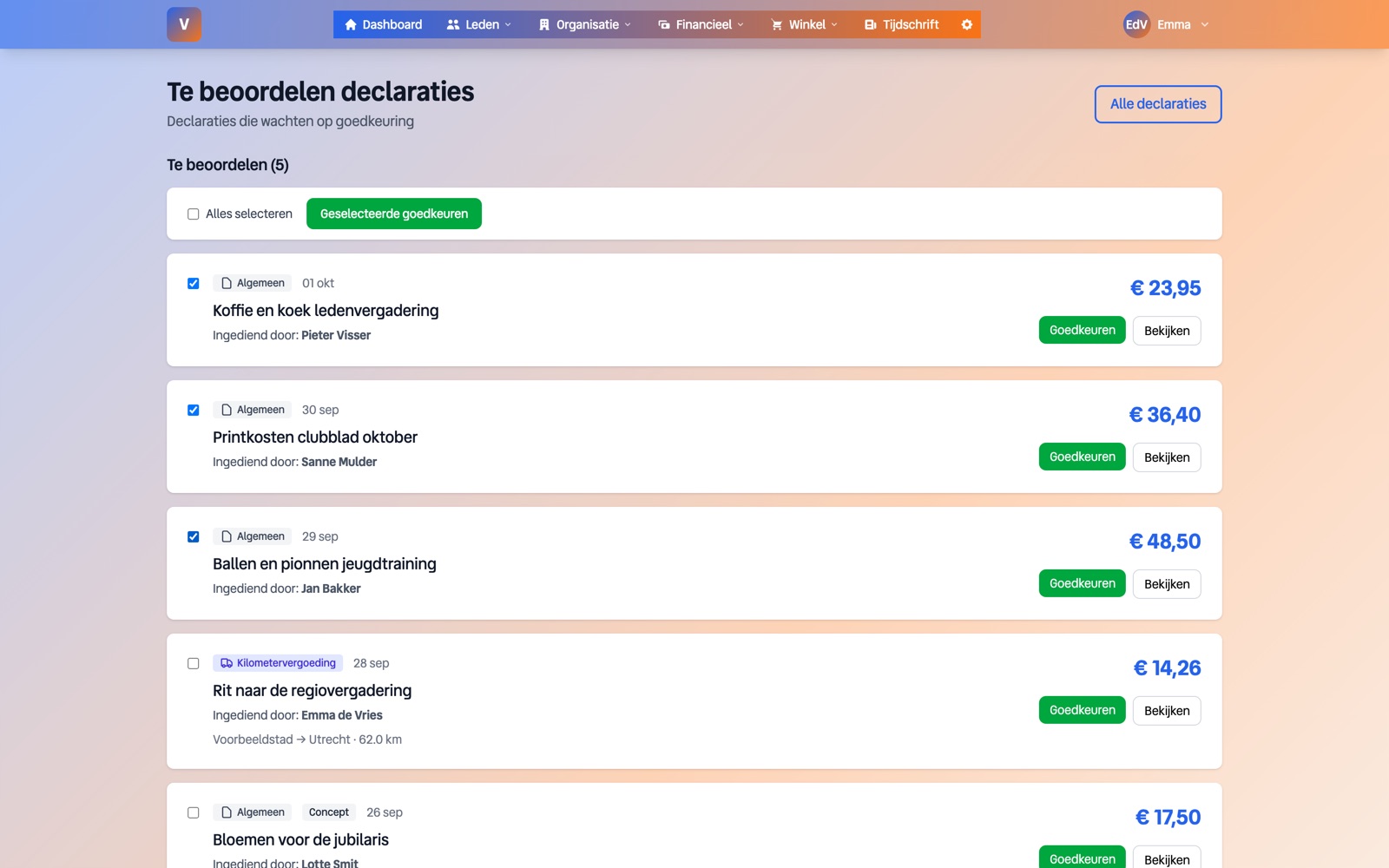 L'écran de traitement avec trois notes de frais cochées et le bouton Approuver la sélection
